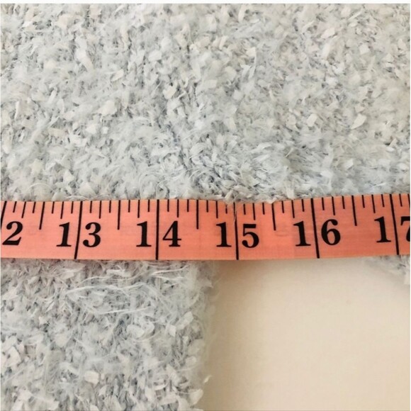 Forever 21 Short Sleeve Round Neck Eyelash Sweater Size Medium - Picture 4 of 5